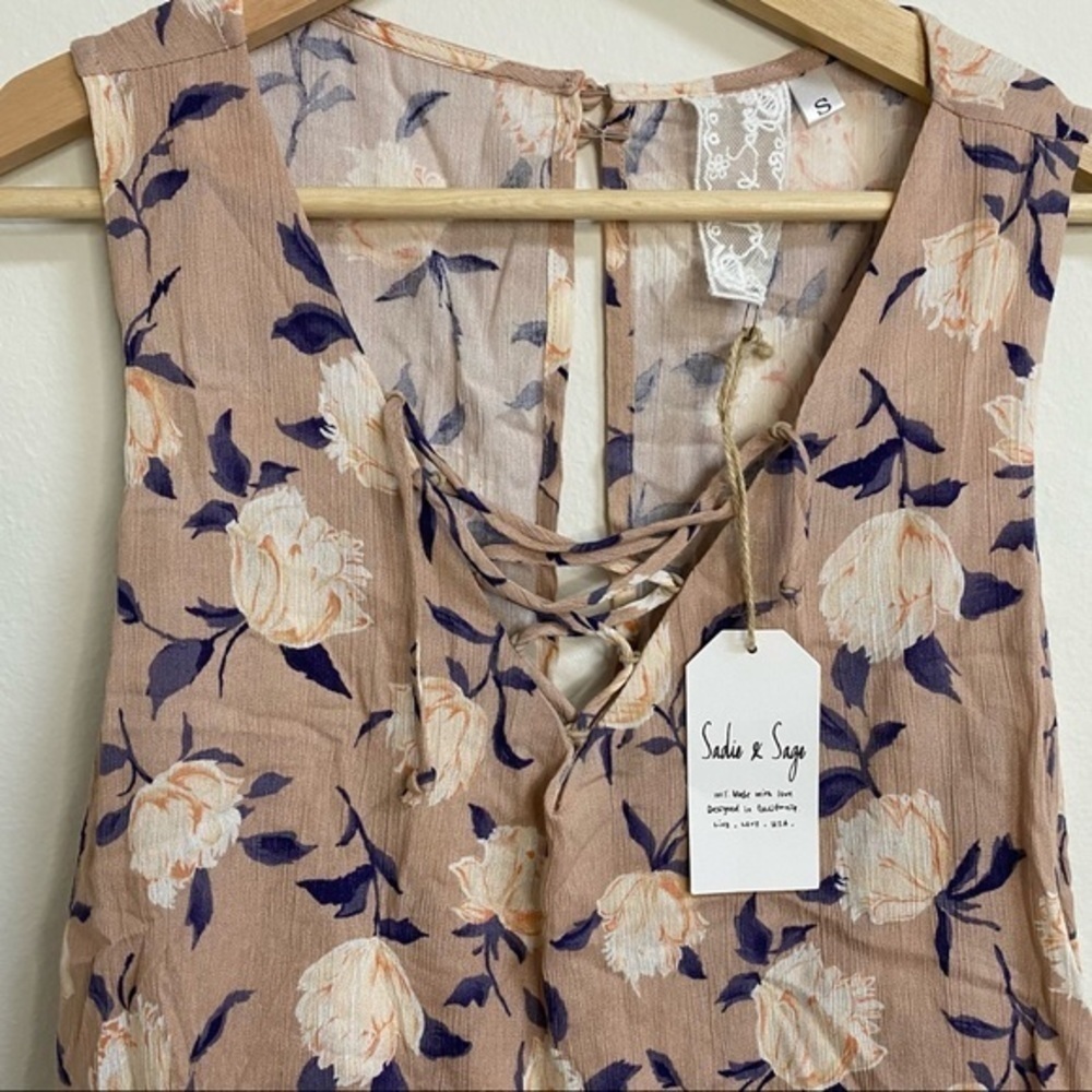 NWT Sadie & Sage floral sleeveless romper - Picture 5 of 8